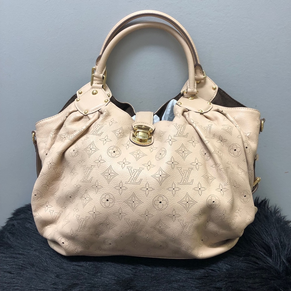 Louis Vuitton Mahina Cream Leather Hobo